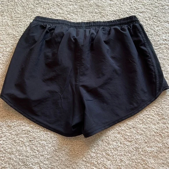 North face run shorts - Picture 3 of 3